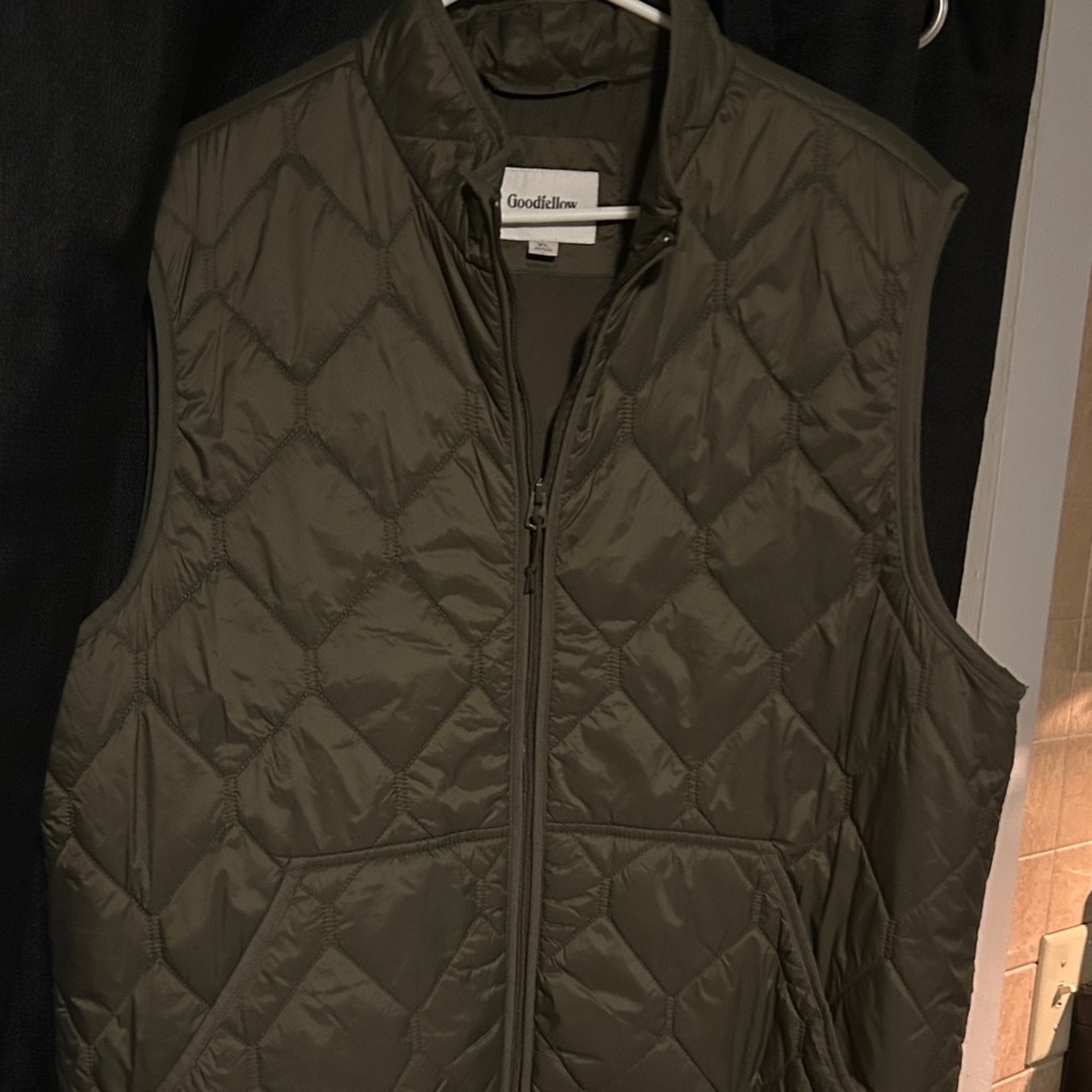 Goodfellow & Co Olive Quilted Vest
